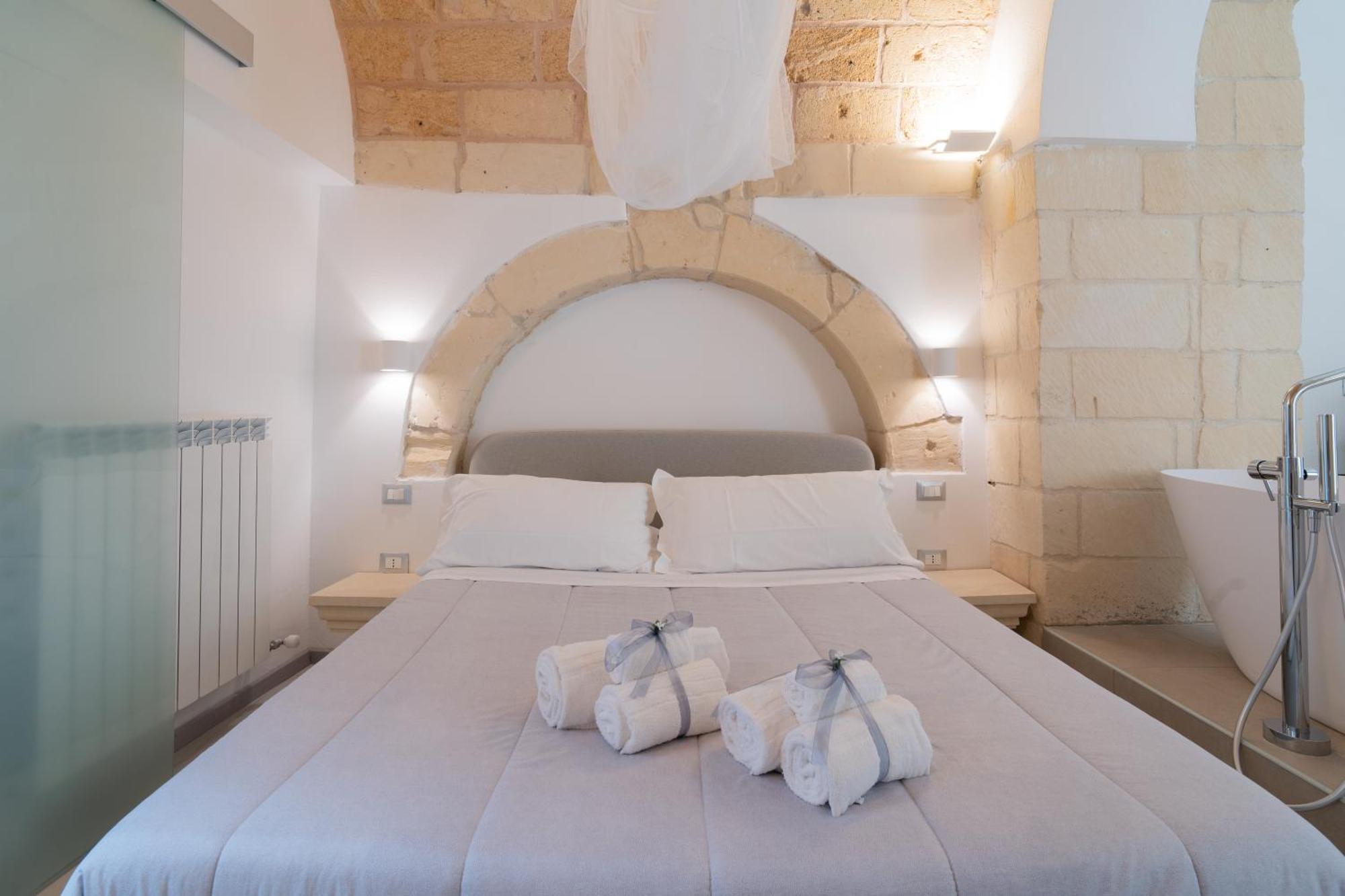 Dimora Barocca Luxury Suites Lecce Exterior foto