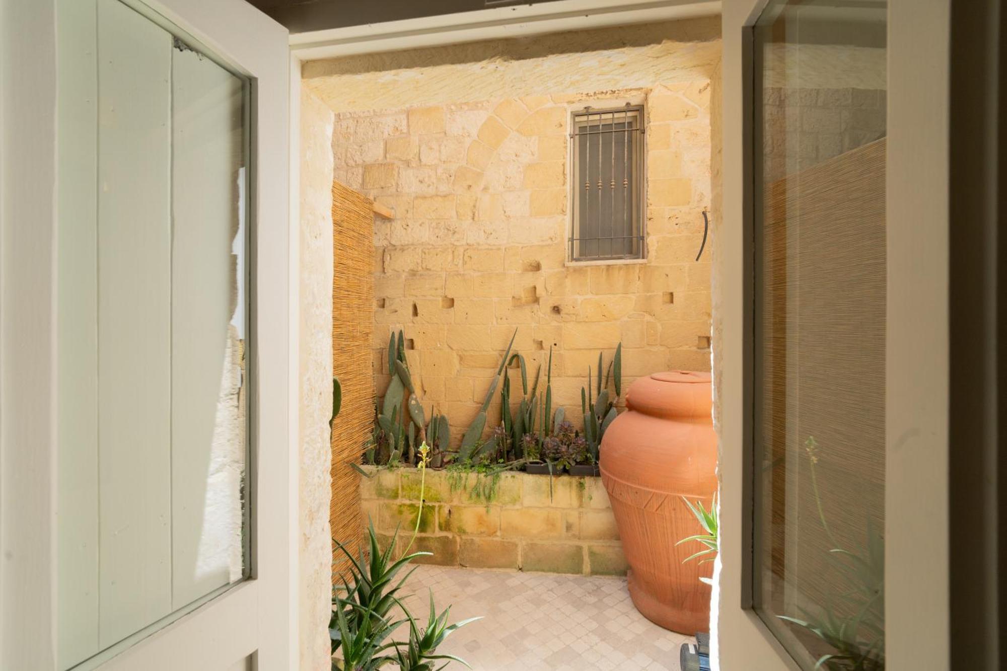 Dimora Barocca Luxury Suites Lecce Exterior foto